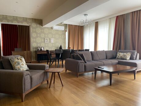 3 otaqlı yeni tikili - Şah İsmayıl Xətai m. - 180 m²