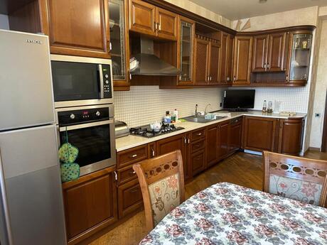 2 otaqlı köhnə tikili - Azadlıq Prospekti m. - 99 m²