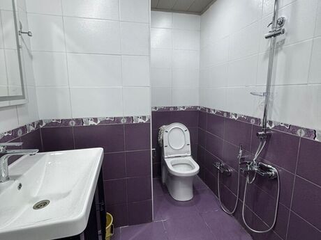 2 otaqlı köhnə tikili - Azadlıq Prospekti m. - 63 m²