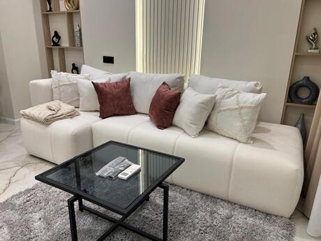 Объявление №6033480 - Баку, м. 28 мая, 2-комн., 80 м², 8/18 этаж