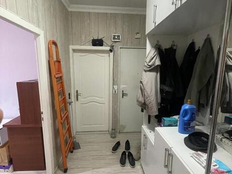 4 otaqlı köhnə tikili - 9-cu mikrorayon q. - 100 m²