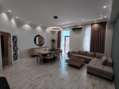 2-комн. новостройка - м. Сахил - 84 м²