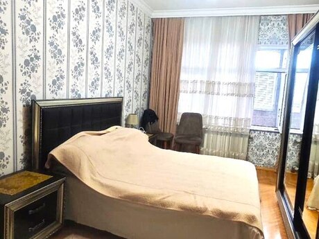 5 otaqlı köhnə tikili - Binəqədi r. - 125 m²