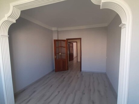 3 otaqlı köhnə tikili - Yeni Günəşli q. - 75 m²