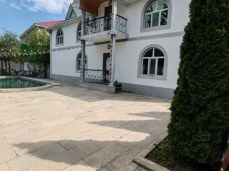 7 otaqlı həyət evi/bağ evi - Qəbələ - 200 m²