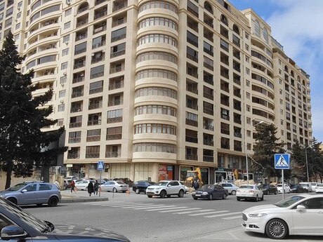 2 otaqlı yeni tikili - Bakıxanov q. - 79 m²