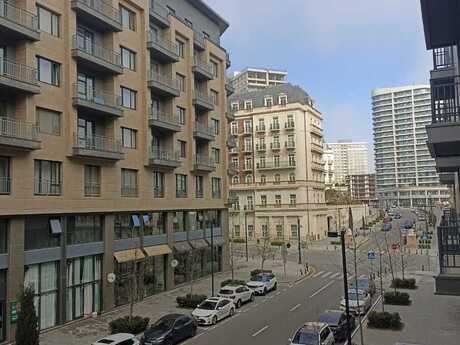 4 otaqlı yeni tikili - Ağ şəhər q. - 166 m²