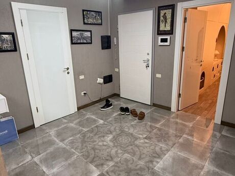 3 otaqlı mənzil, 151 m², Elmlər Akademiyası: 530 000 ₼ 2