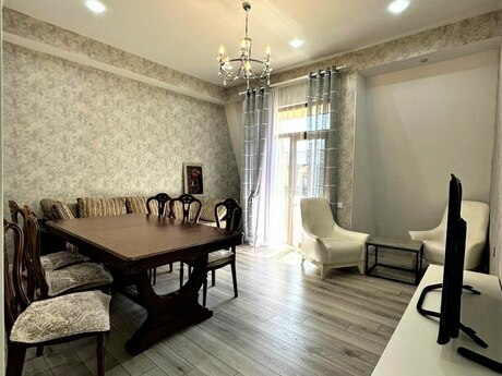 4 otaqlı yeni tikili - Ağ şəhər q. - 170 m²