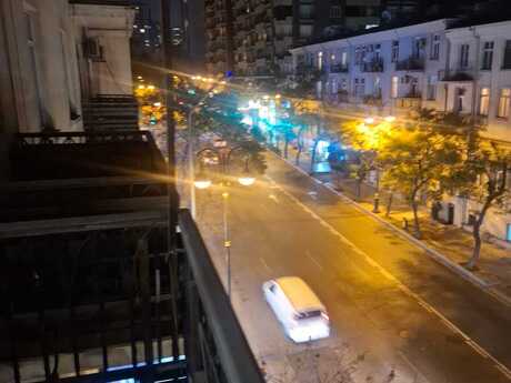 Elan №6004400 - Bakı, 28 May m., 3 otaqlı, 90 m², 4/5 mərtəbə