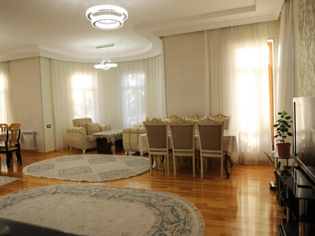 5 otaqlı həyət evi/bağ evi - Buzovna q. - 210 m²