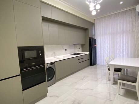 3 otaqlı yeni tikili - 28 May m. - 120 m²