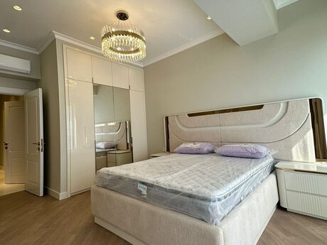 3-комн. новостройка - м. Шах Исмаил Хатаи - 124 м²