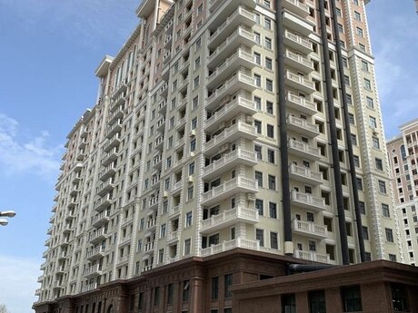 3-комн. новостройка - м. Элмляр Академиясы - 136 м²