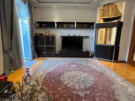 4 otaqlı köhnə tikili - Sahil m. - 120 m²