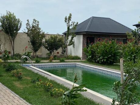 5 otaqlı həyət evi/bağ evi - Görədil q. - 300 m²