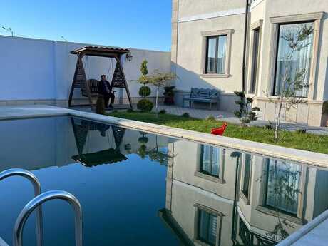 4 otaqlı həyət evi/bağ evi - Mərdəkan q. - 220 m²