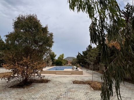5 otaqlı həyət evi/bağ evi - Saray q. - 300 m²