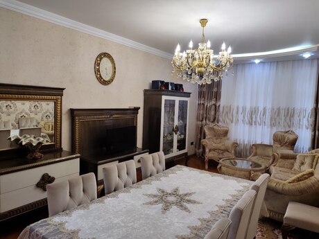 3 otaqlı yeni tikili - 8 Noyabr m. - 130 m²