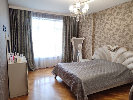 3 otaqlı yeni tikili - 8 Noyabr m. - 130 m²