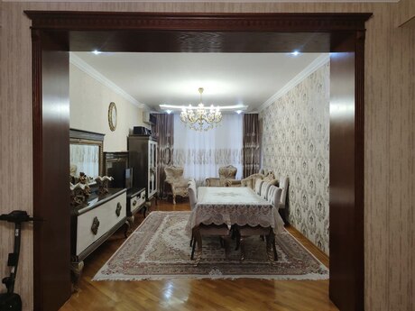 3 otaqlı yeni tikili - 8 Noyabr m. - 130 m²