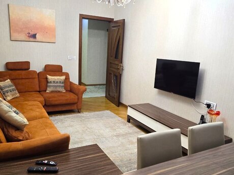 5 otaqlı köhnə tikili - Xalqlar Dostluğu m. - 120 m²