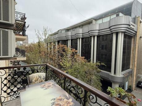 Elan №6034859 - Bakı, Sahil m., 3 otaqlı, 85 m², 3/5 mərtəbə