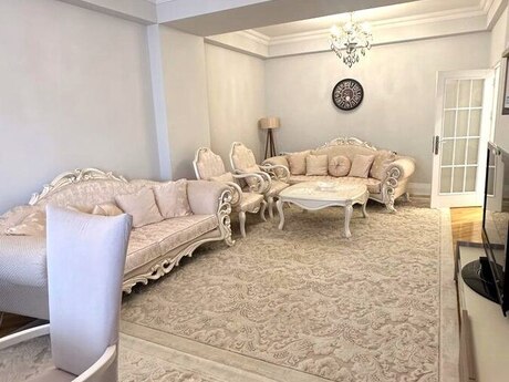 3 otaqlı yeni tikili - Elmlər Akademiyası m. - 165 m²