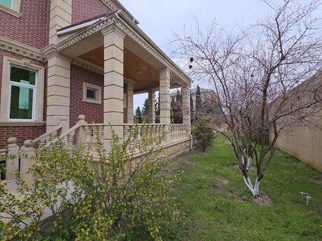 5 otaqlı həyət evi/bağ evi - Binə q. - 200 m²