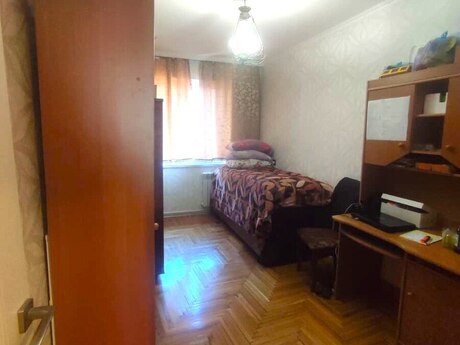 4 otaqlı köhnə tikili - Neftçilər m. - 75 m²