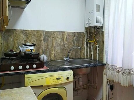 2 otaqlı köhnə tikili - Neftçilər m. - 65 m²