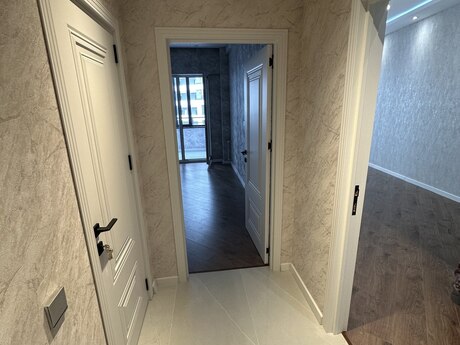 2-комн. новостройка - м. Автовокзал - 70 м²