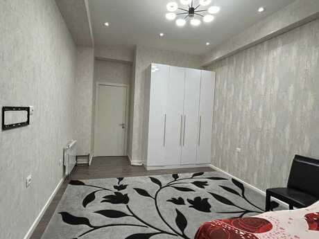 2-комн. новостройка - м. 28 мая - 90 м²