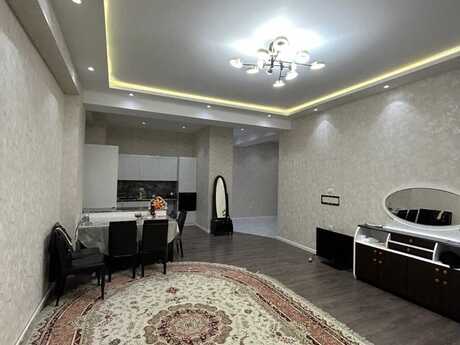 2-комн. новостройка - м. 28 мая - 90 м²