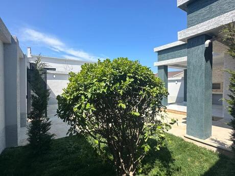 4 otaqlı həyət evi/bağ evi - Mərdəkan q. - 150 m²