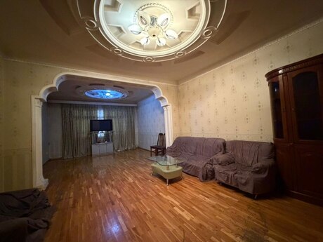 3 otaqlı köhnə tikili - Bakıxanov q. - 100 m²