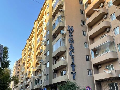 Elan №6035549 - Bakı, Elmlər Akademiyası m., 3 otaqlı, 150 m², 3/10 mərtəbə