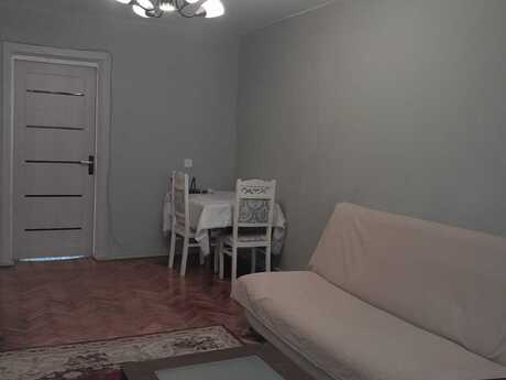3 otaqlı köhnə tikili - İnşaatçılar m. - 75 m²