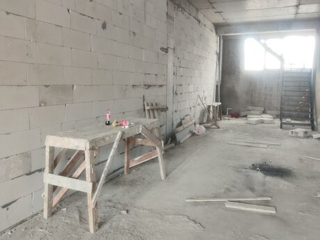 Obyekt - İnşaatçılar m. - 180 m²