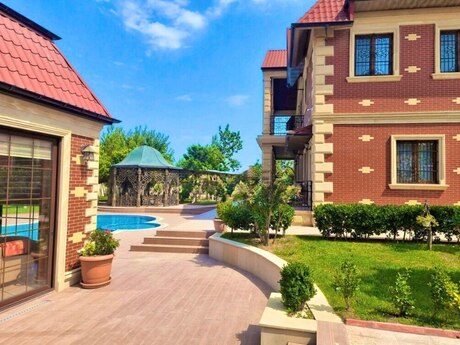 5-комн. дом/дача - пос. Бильгях - 600 м²