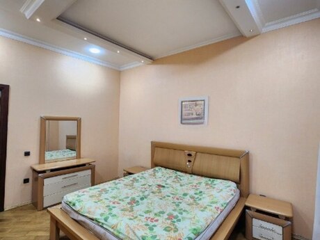 3 otaqlı köhnə tikili - Sahil m. - 90 m²