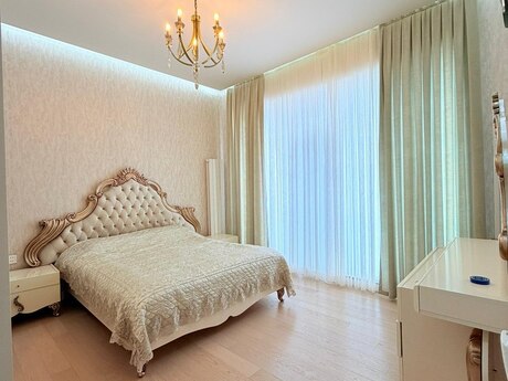 House with Garden, Villa For Rent