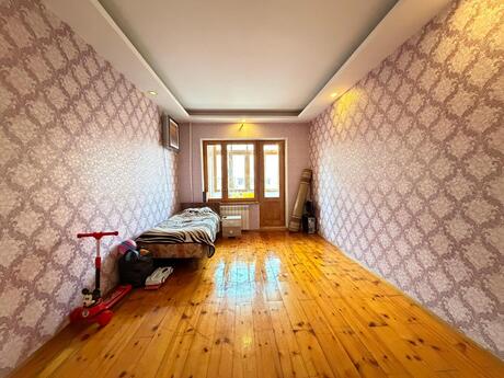 5 otaqlı köhnə tikili - Bakıxanov q. - 120 m²