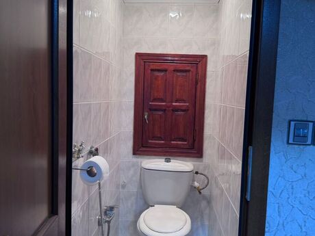 3 otaqlı köhnə tikili - Yeni Günəşli q. - 80 m²