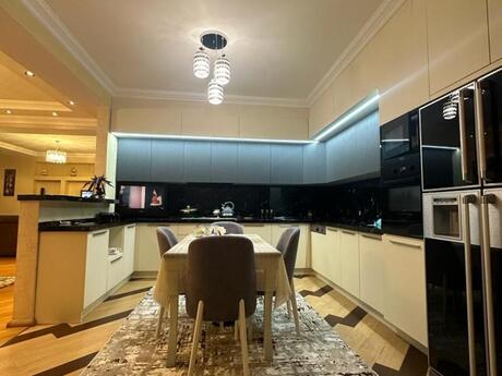 4 otaqlı yeni tikili - Şah İsmayıl Xətai m. - 220 m²