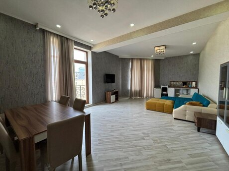 3 otaqlı yeni tikili - Şah İsmayıl Xətai m. - 150 m²