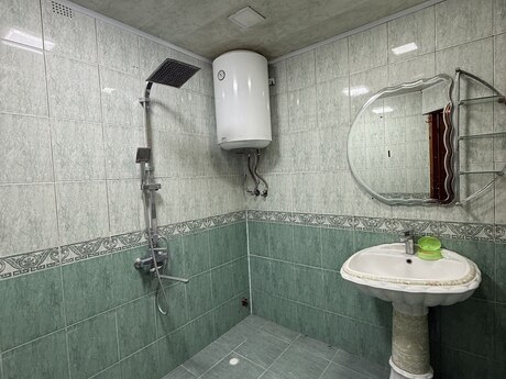 Sabunçuda 3 otaqlı köhnə tikili mənzil kirayə verilir, 100 m², 600 AZN/ay, şəkil 5 / 10