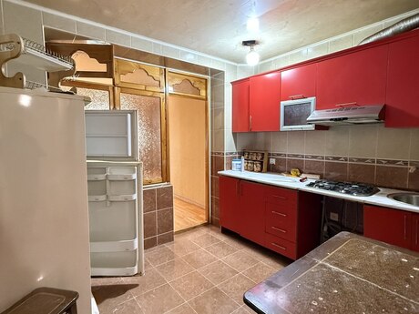 Sabunçuda 3 otaqlı köhnə tikili mənzil kirayə verilir, 100 m², 600 AZN/ay, şəkil 3 / 10