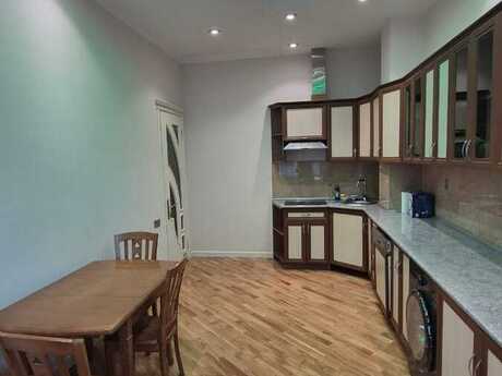 4 otaqlı yeni tikili - Sahil m. - 200 m²