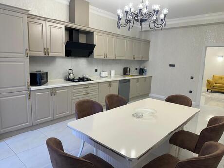 4 otaqlı yeni tikili - Nəsimi r. - 230 m²